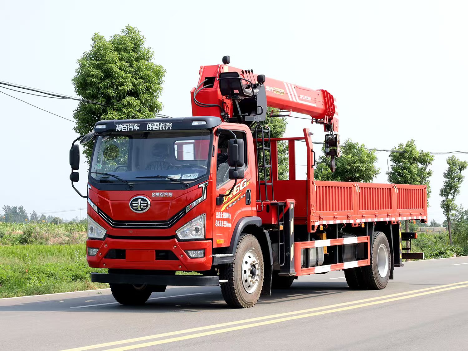 解放虎6G单桥随车吊搭配三一8吨4节