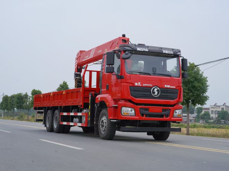 陕汽德龙后八轮 320马力随车吊